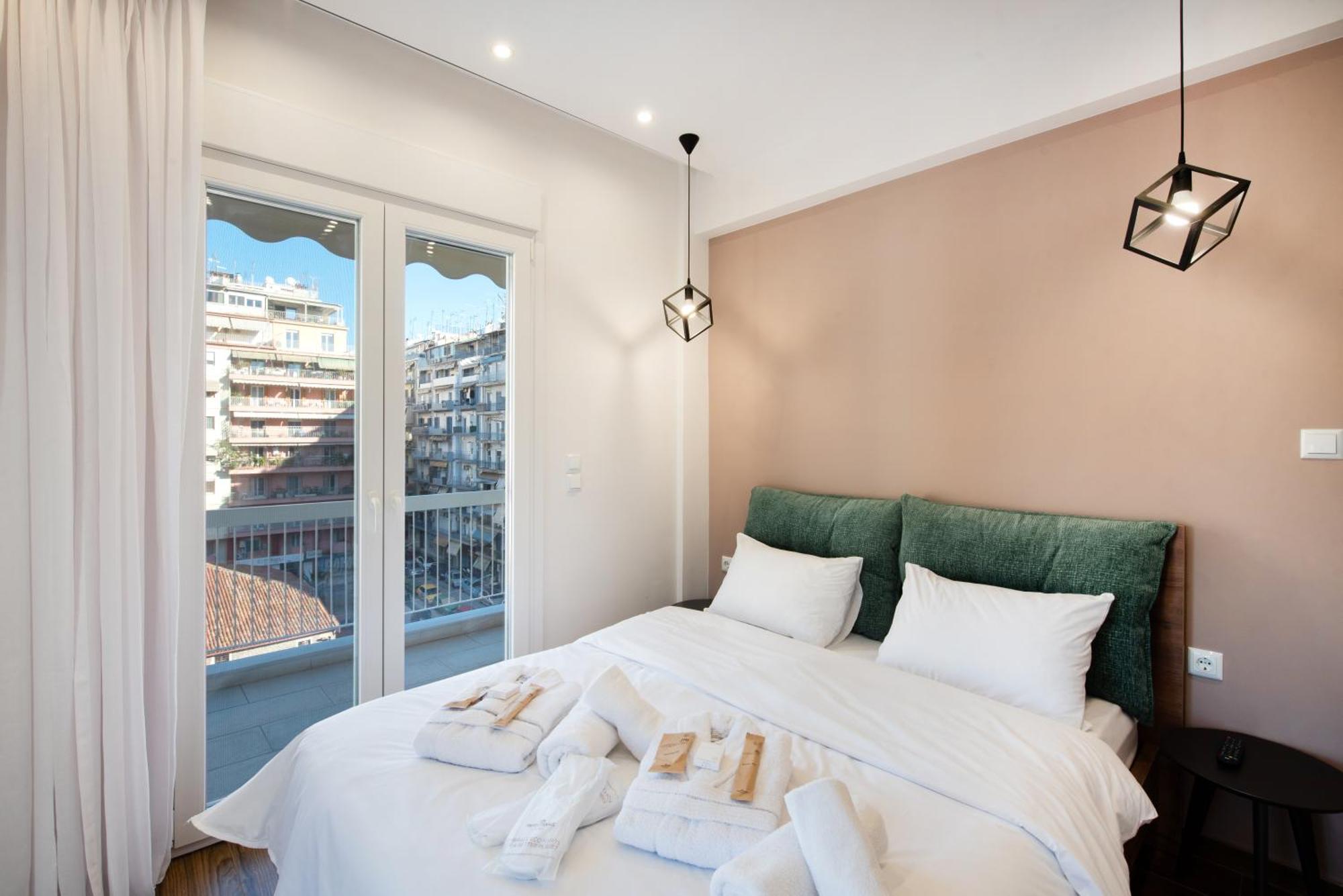 Tinker Bell By Halu! : Colorful Family Apartment