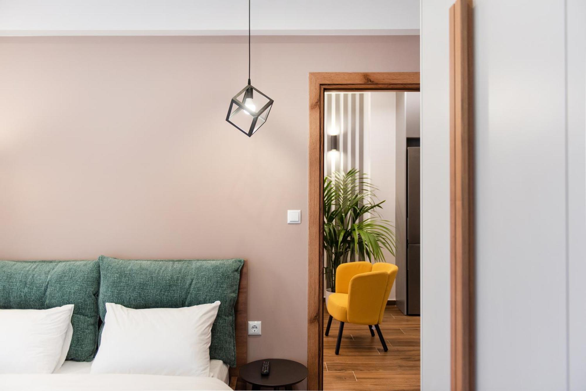 Apartment Tinker Bell By Halu! : Colorful Family