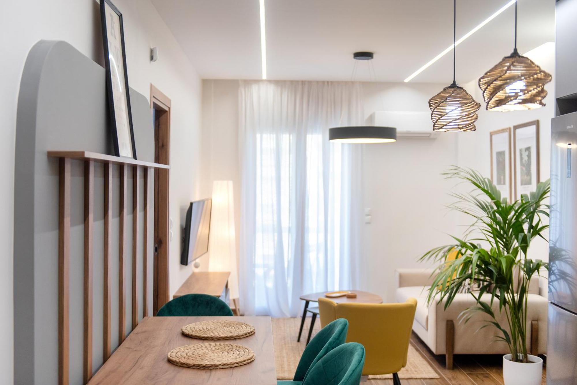 Tinker Bell By Halu! : Colorful Family Apartment